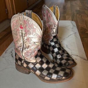Tin Haul cowboy Boots